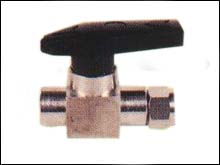 YZ9 13 Q93SAF 64型 卡套式球閥